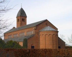 Her er et billede af Askov Kirke