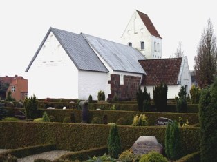 Her er et billede af Askov Kirke