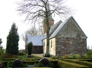 Her er et billede Gesten Kirke